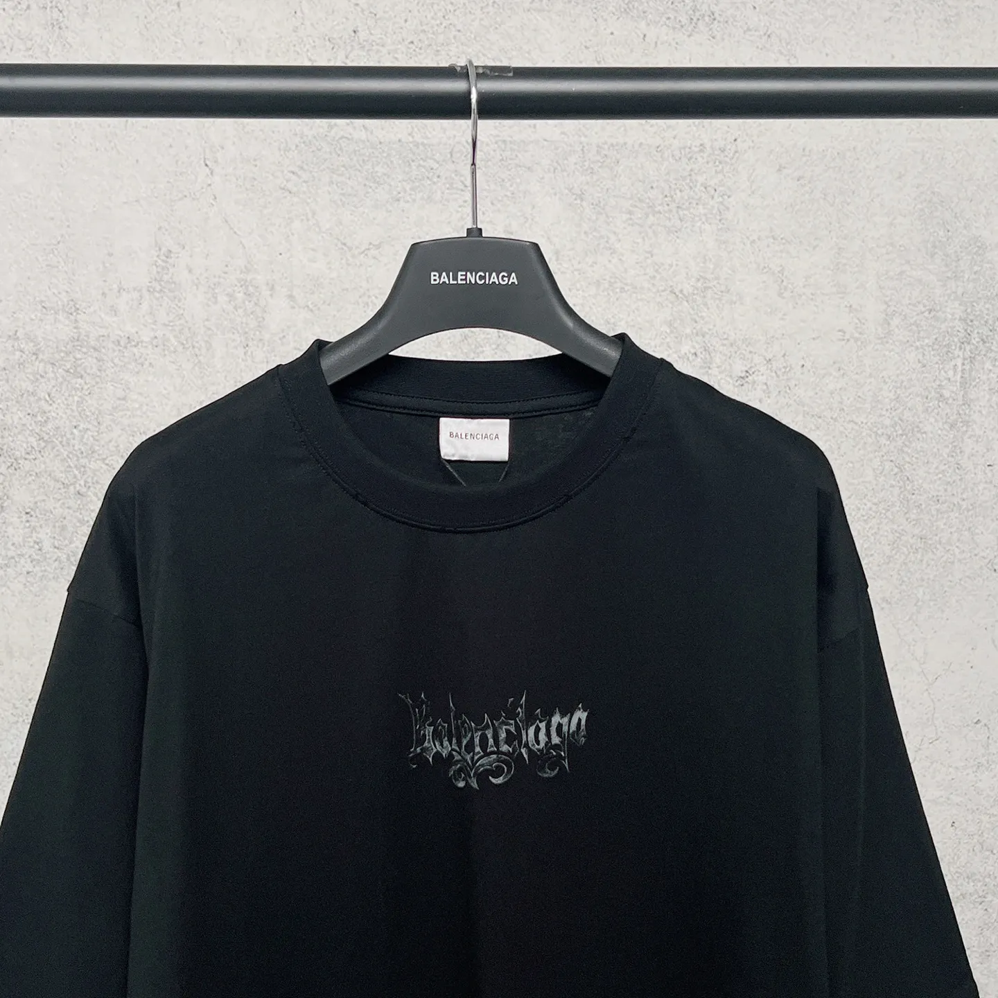 【 . Quality】BALENCI*GA/ .SS 26 New Arrival 。 Balenclag* T 。 . Authentic ， 。 ZP 。 260 ， . ， ， 。 。 ， 。 OS . Same Style ：BL 263778 ：Black，White Size：XS S M L
